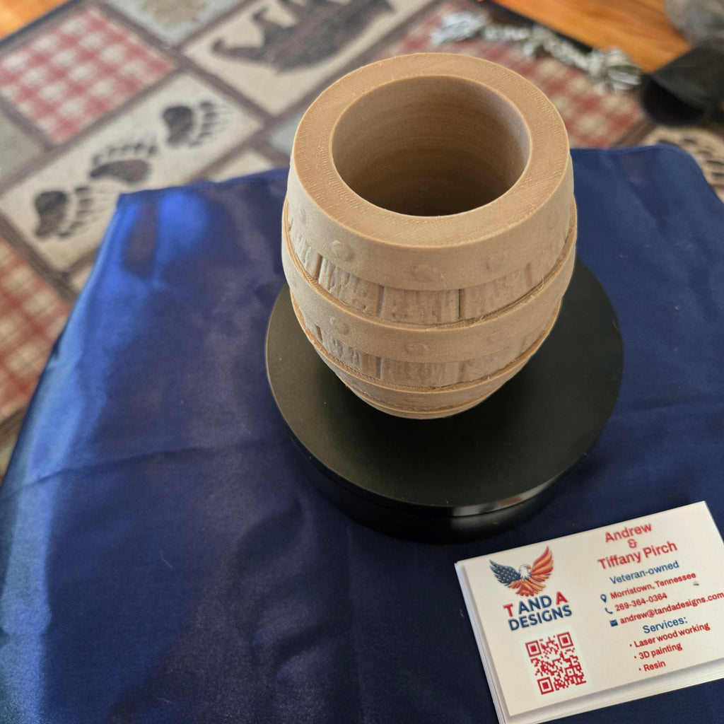 Pen holder (Whiskey Barrel)